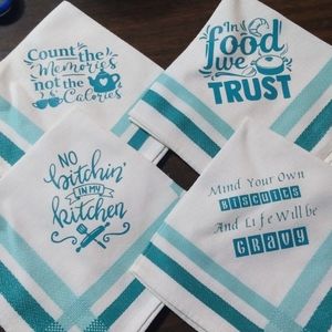 4 decorative cloth napkins